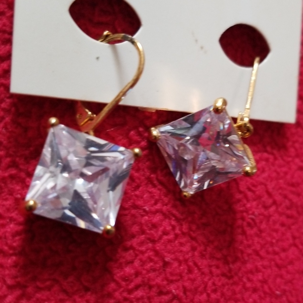 Earrings - Picture 4 of 4